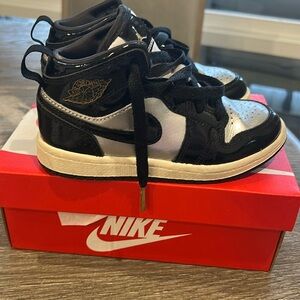 Toddler Boys Nike Air Jordan’s sz 11